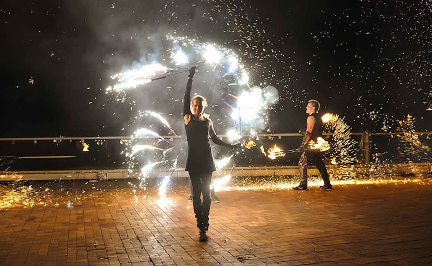 2 Fire Show